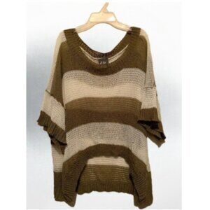 Dots green and off white net top, juniors size L